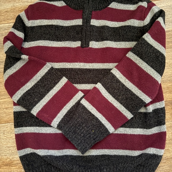Rumi + Ryder Sweater, Boys size S (6-7) - Picture 4 of 8